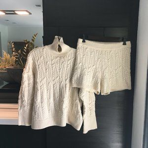 Zara (M/L) Cream Turtleneck Cable Sweater and Matching Shorts Set